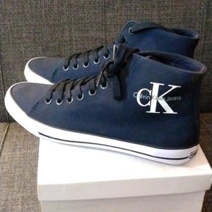 Brand new Men's canvas high top sneakers
